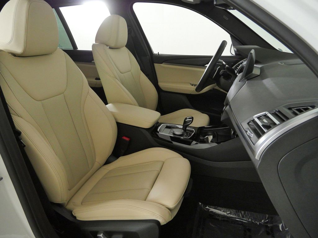 Thumbnail: 2023 BMW X3 - 10