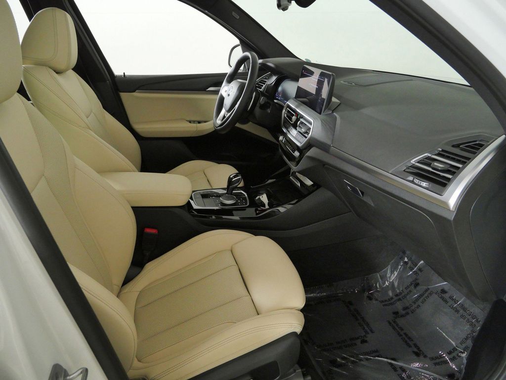 Thumbnail: 2023 BMW X3 - 9