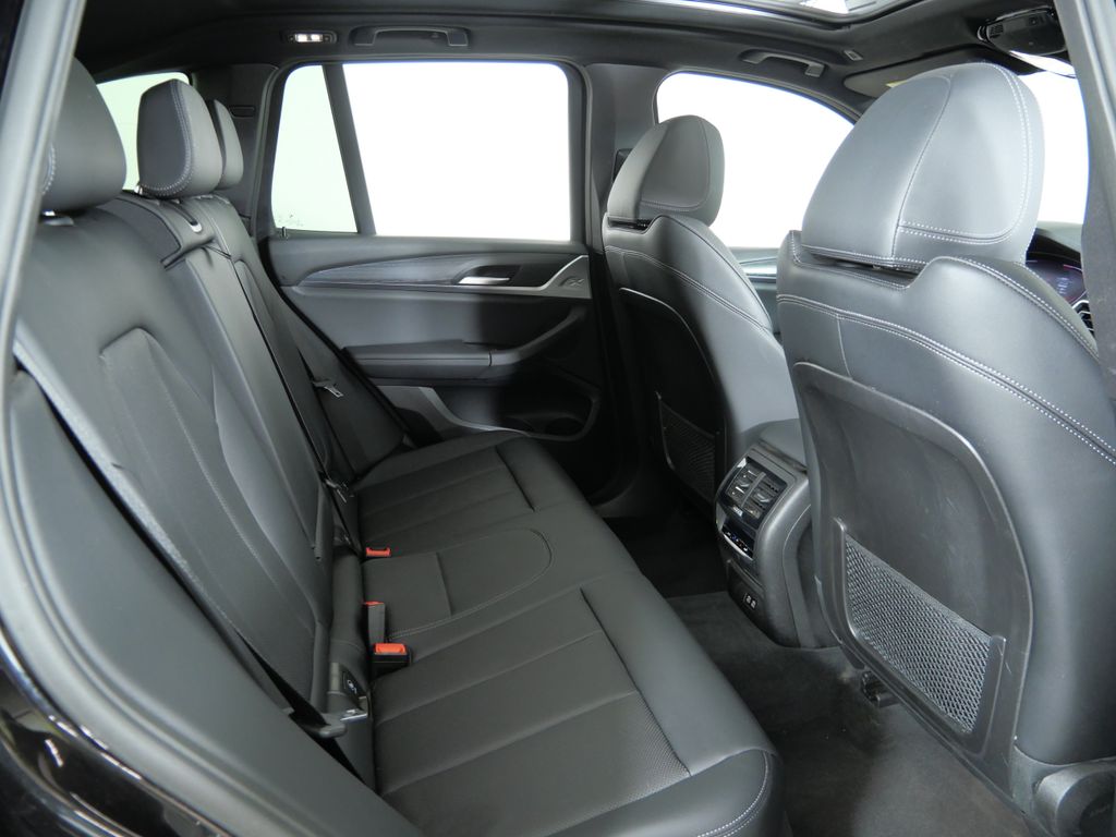 Thumbnail: 2024 BMW X3 - 11