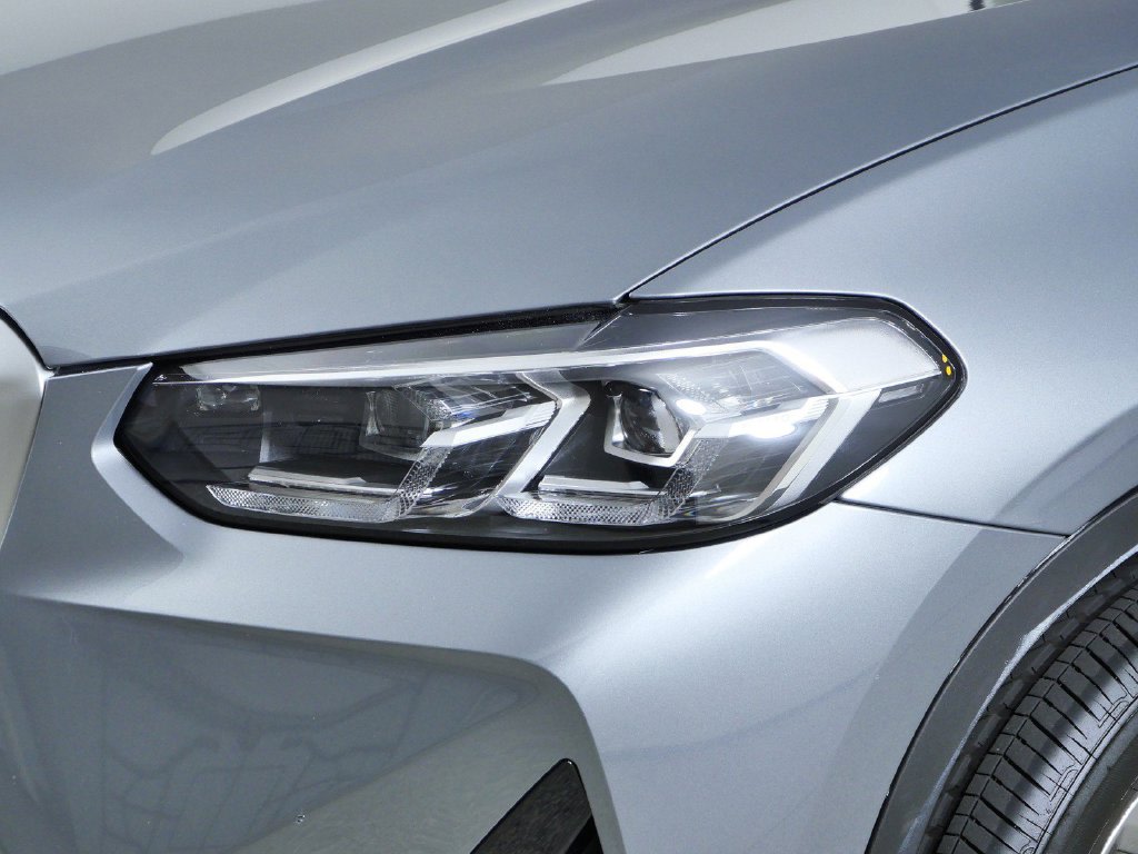 Thumbnail: 2023 BMW X3 - 18