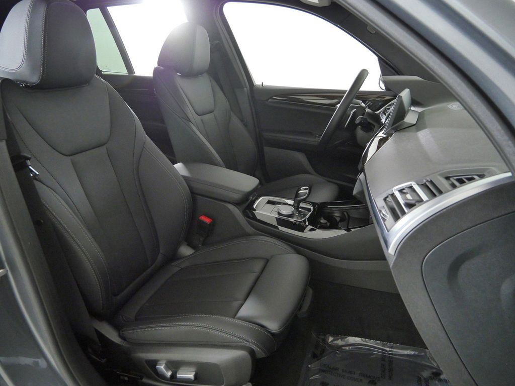 Thumbnail: 2023 BMW X3 - 10