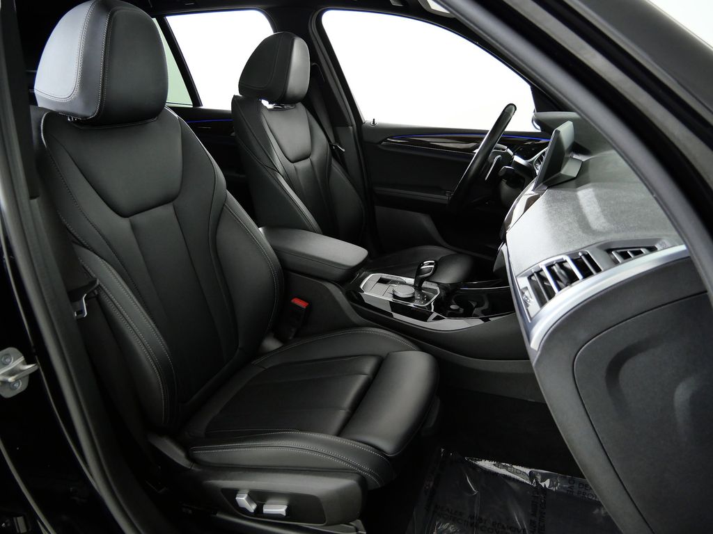 Thumbnail: 2022 BMW X3 - 10