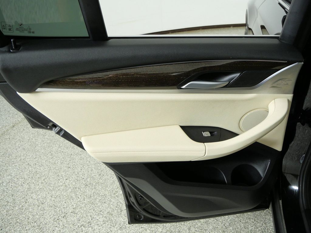 Thumbnail: 2023 BMW X3 - 33
