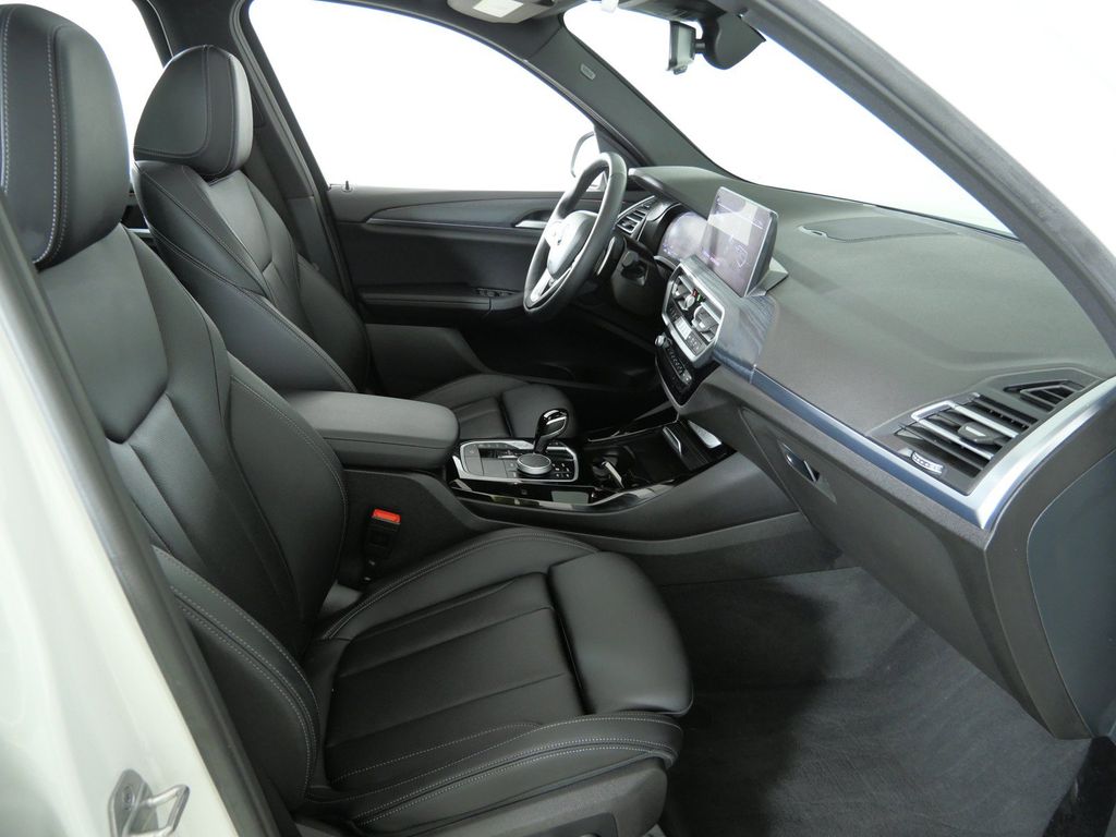 Thumbnail: 2024 BMW X3 - 9