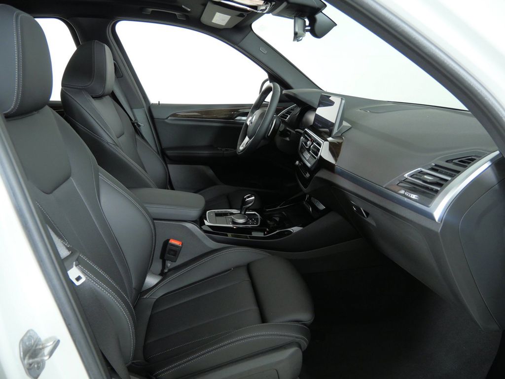 Thumbnail: 2024 BMW X3 - 10