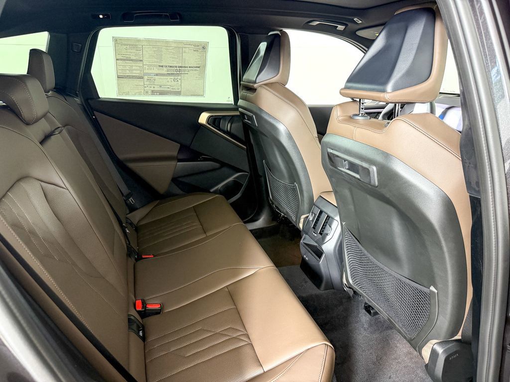 Thumbnail: 2025 BMW X3 - 12