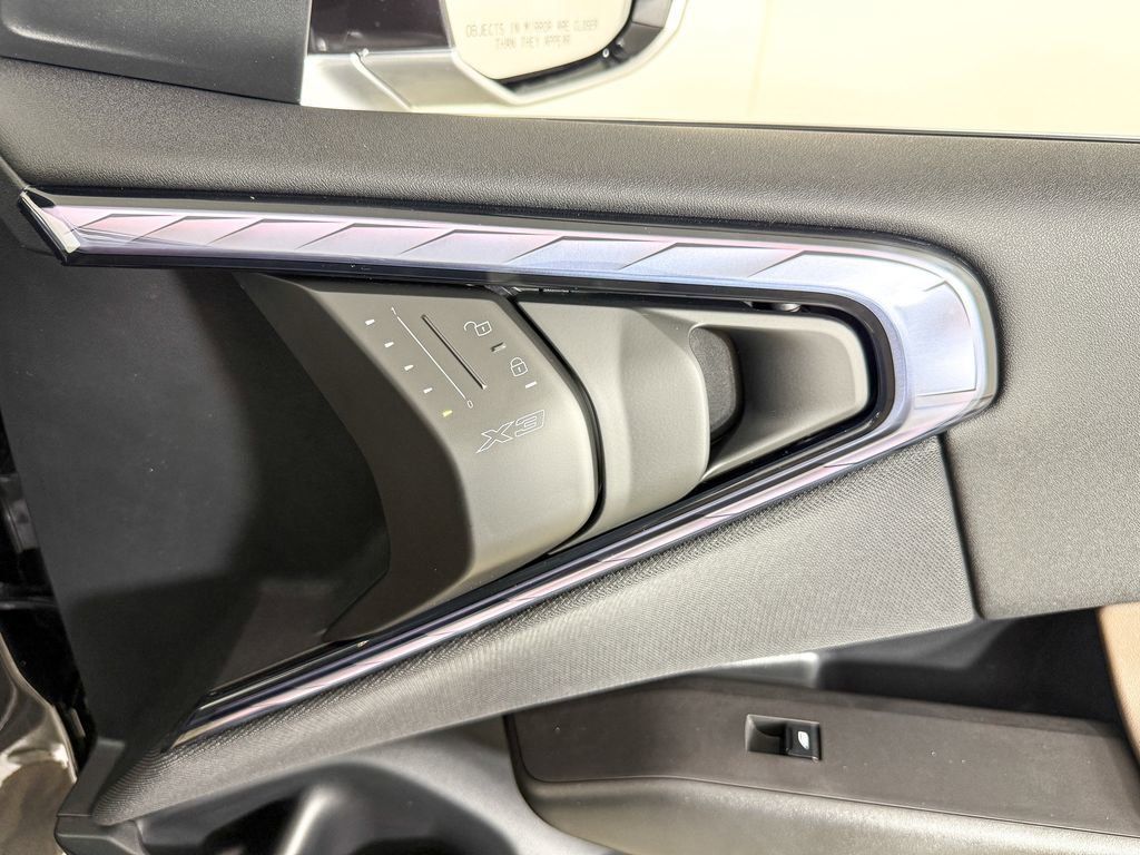 Thumbnail: 2025 BMW X3 - 14