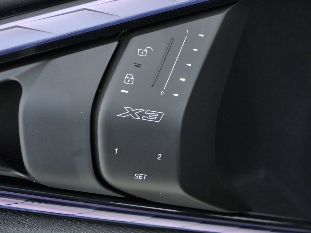 Thumbnail: 2025 BMW X3 - 12
