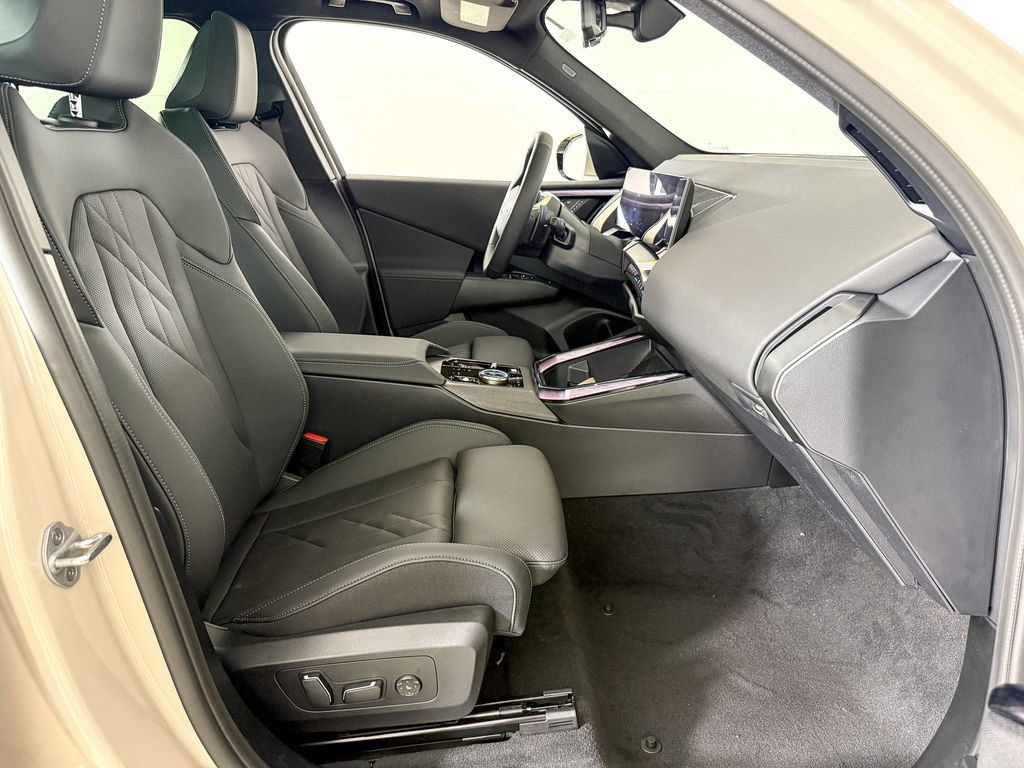 Thumbnail: 2025 BMW X3 - 10