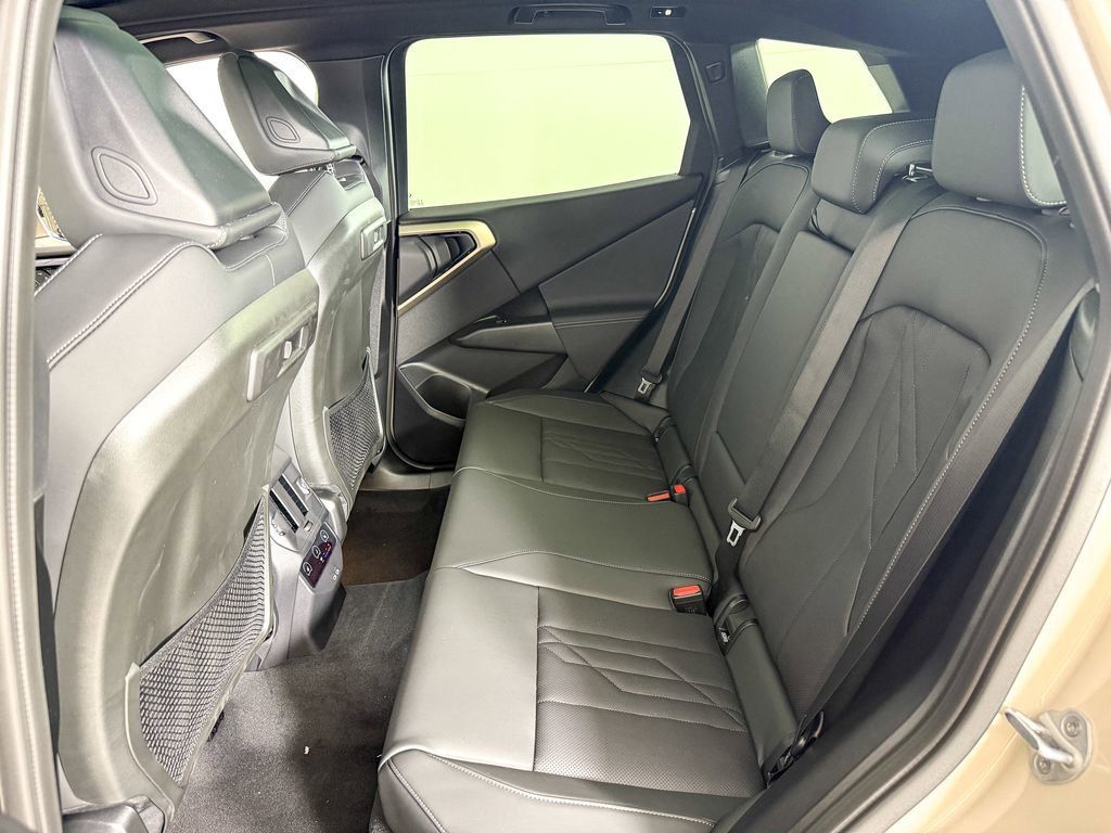 Thumbnail: 2025 BMW X3 - 28