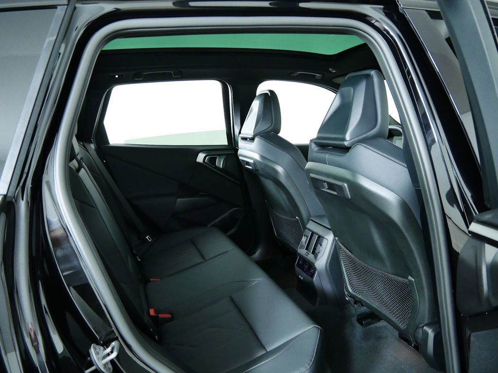 Thumbnail: 2026 BMW X3 - 11