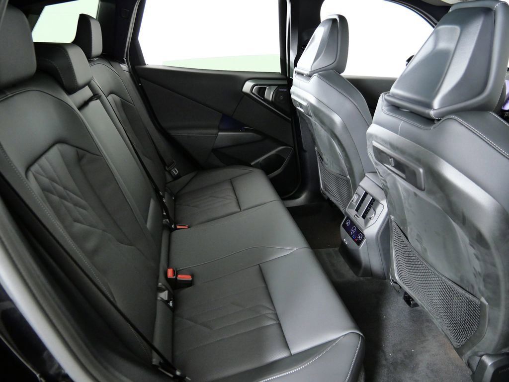 Thumbnail: 2026 BMW X3 - 11