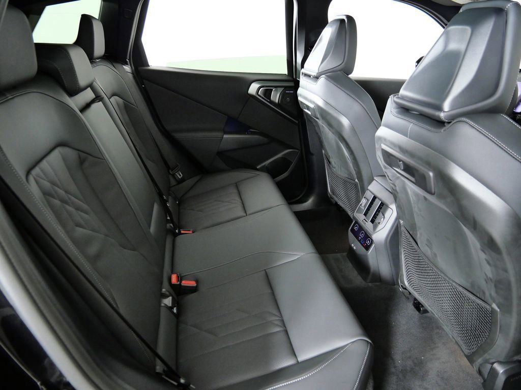 Thumbnail: 2026 BMW X3 - 11