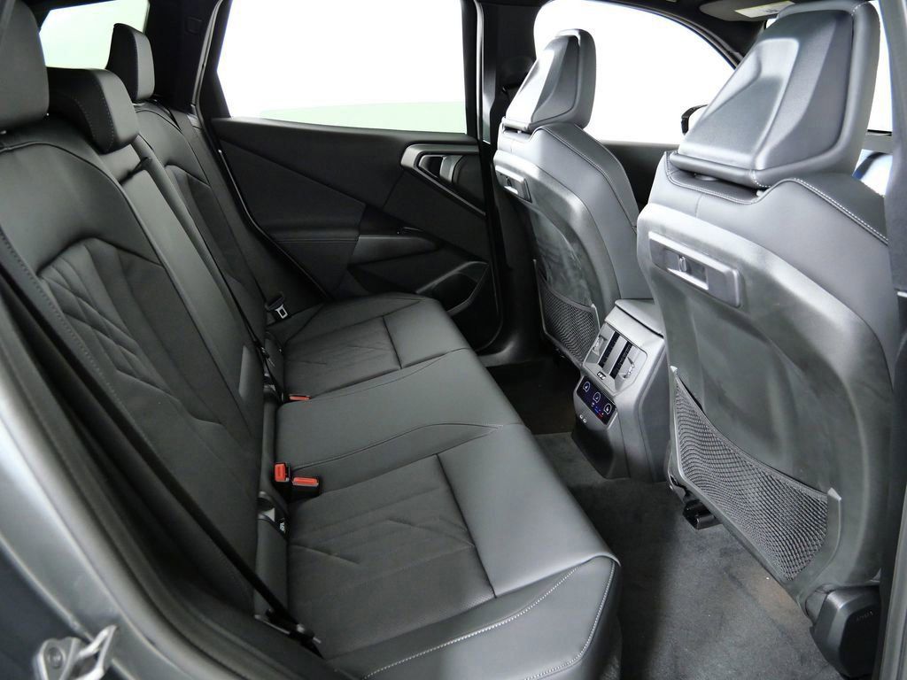 Thumbnail: 2026 BMW X3 - 10
