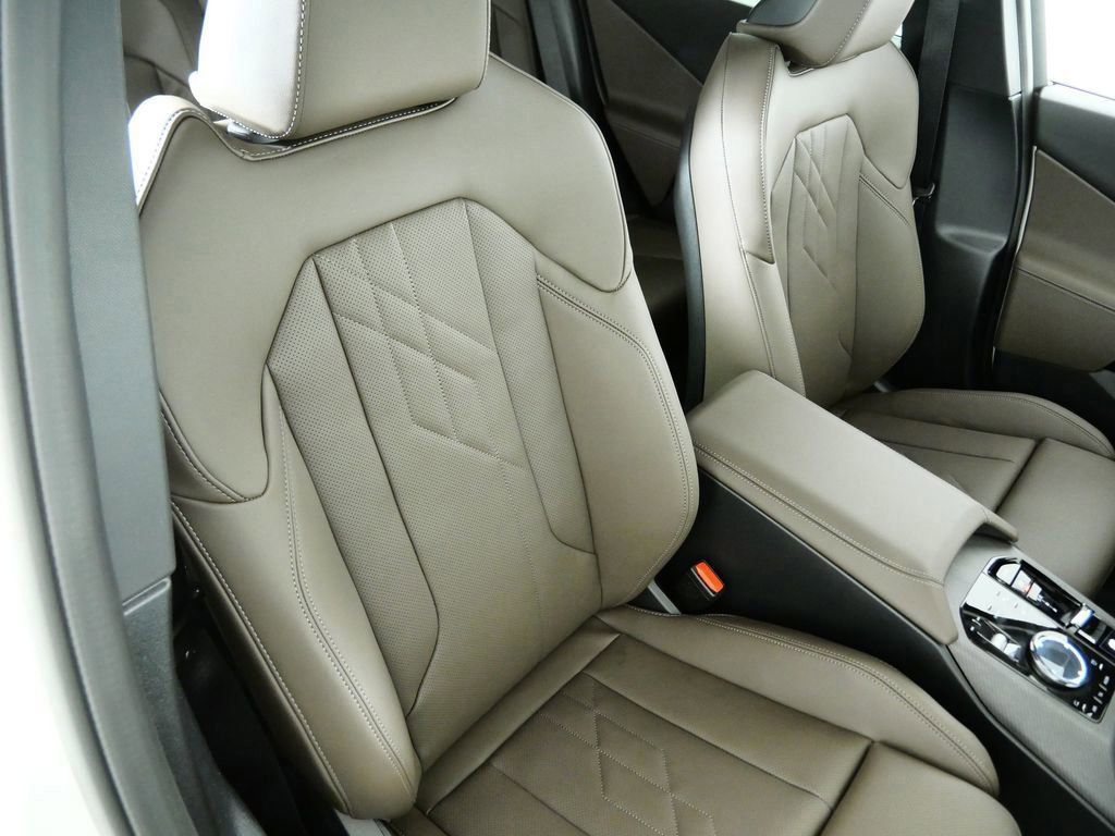 Thumbnail: 2026 BMW X3 - 11