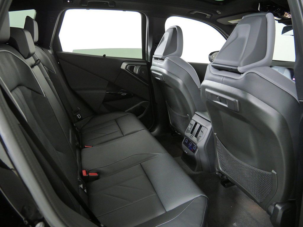Thumbnail: 2026 BMW X3 - 12