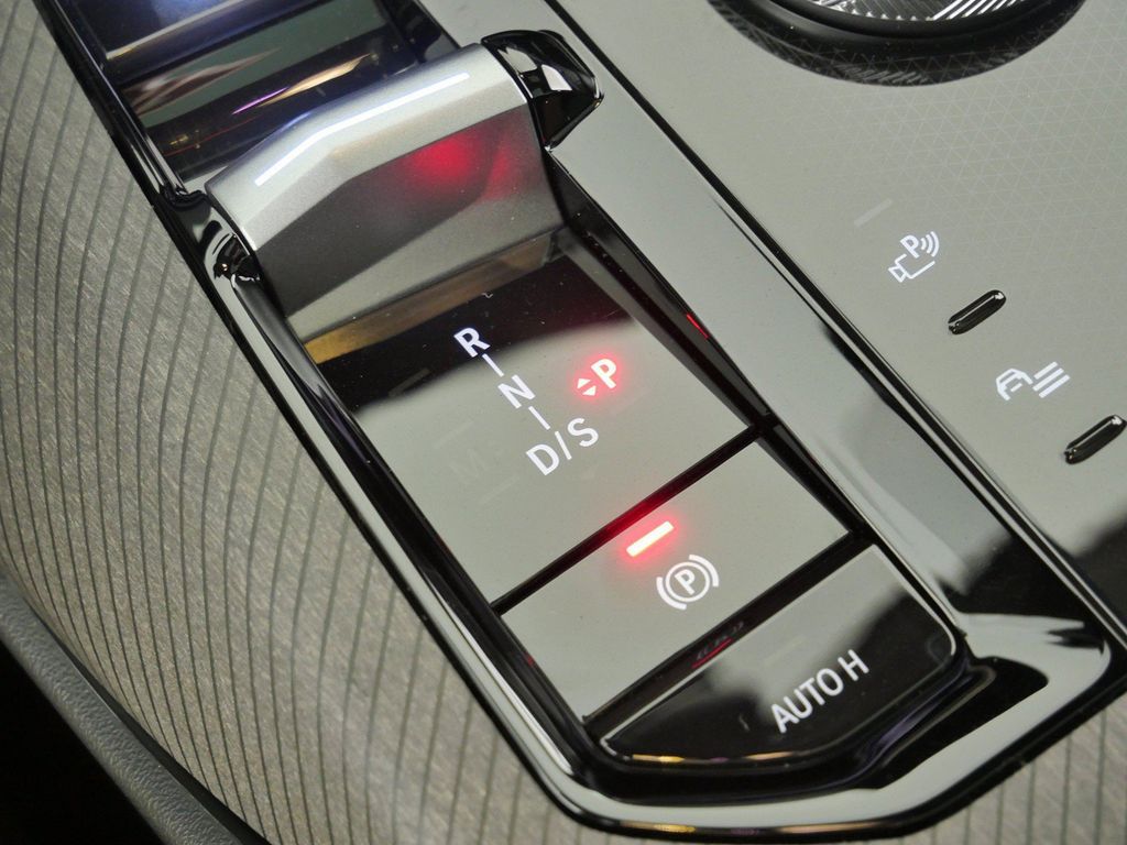 Thumbnail: 2026 BMW X3 - 13