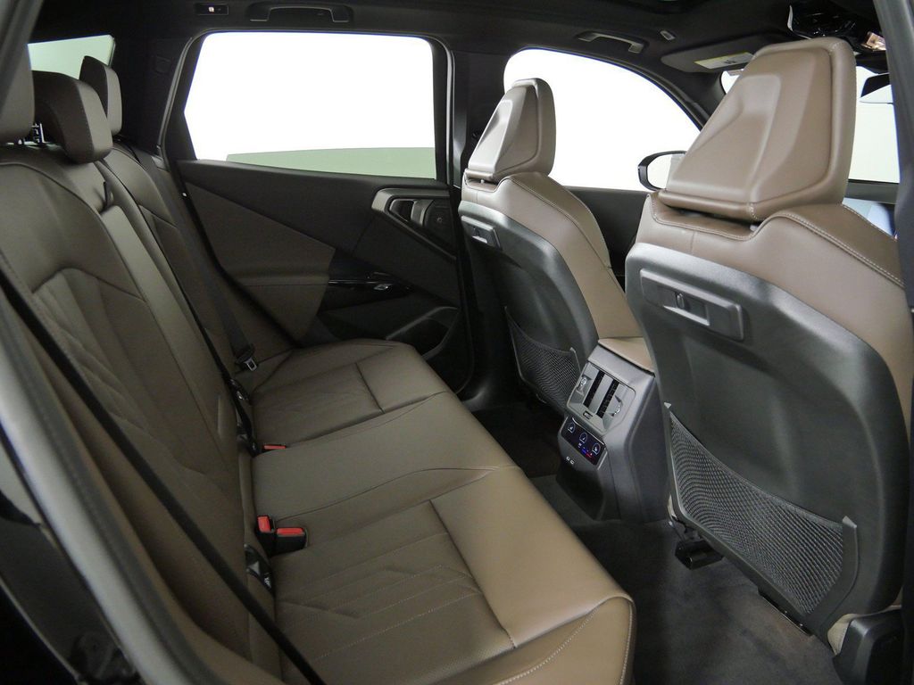 Thumbnail: 2026 BMW X3 - 11