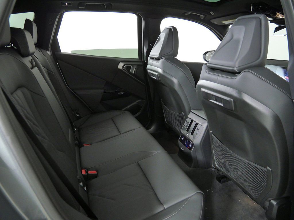 Thumbnail: 2026 BMW X3 - 11