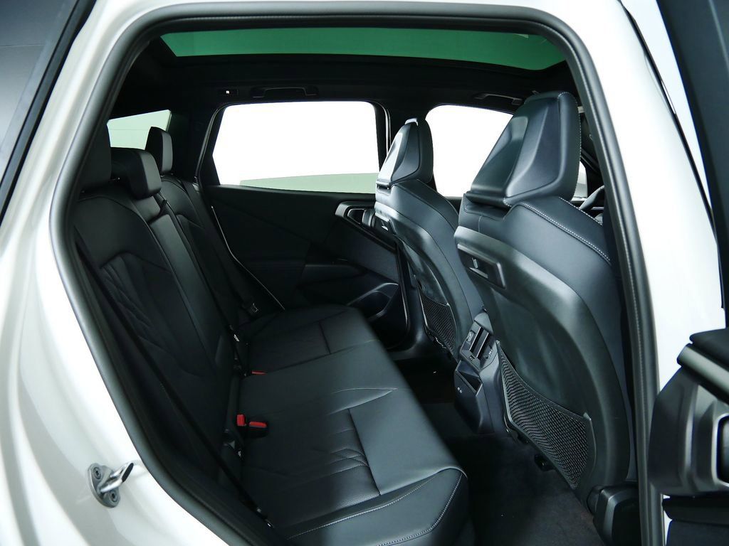 Thumbnail: 2026 BMW X3 - 11