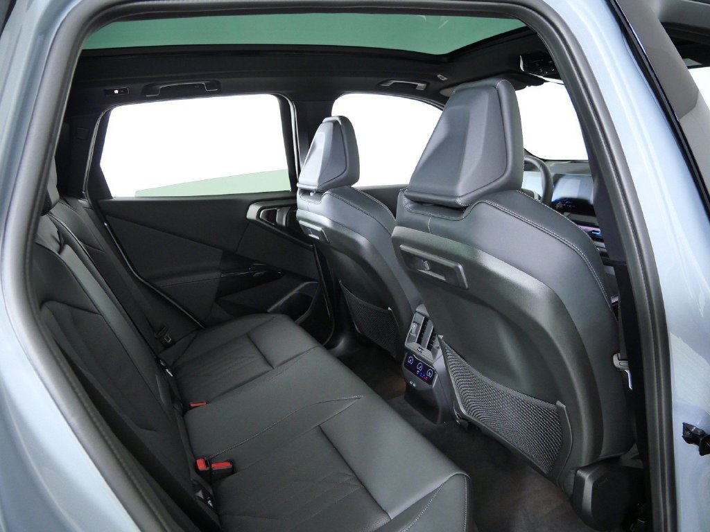 Thumbnail: 2026 BMW X3 - 12