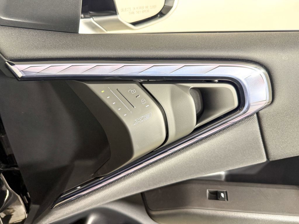 Thumbnail: 2025 BMW X3 - 13