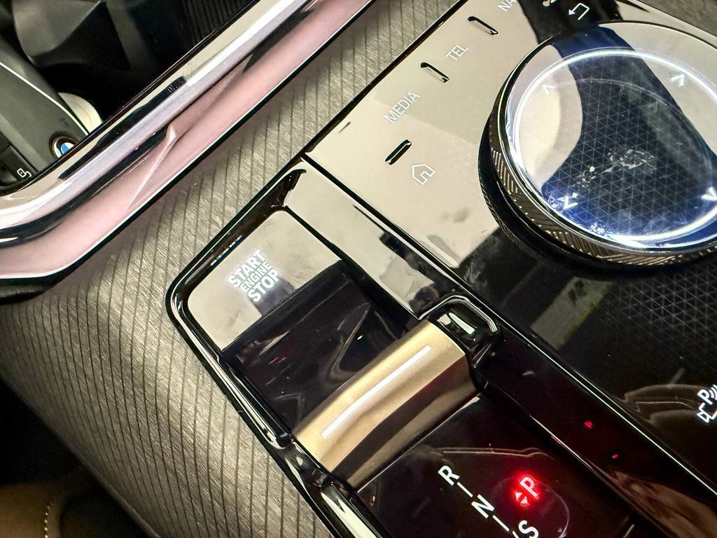 Thumbnail: 2025 BMW X3 - 9