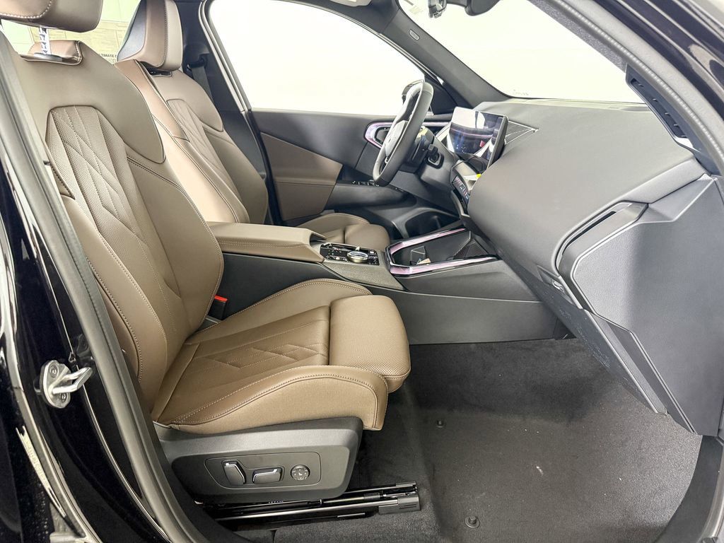 Thumbnail: 2025 BMW X3 - 11