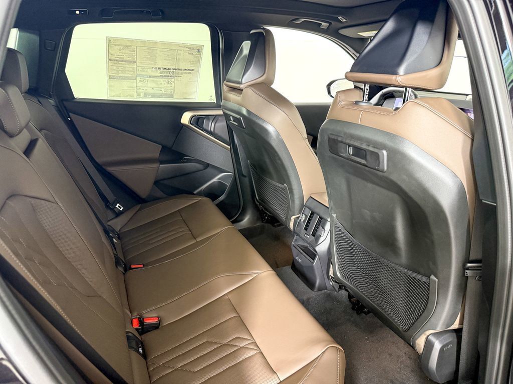 Thumbnail: 2025 BMW X3 - 12