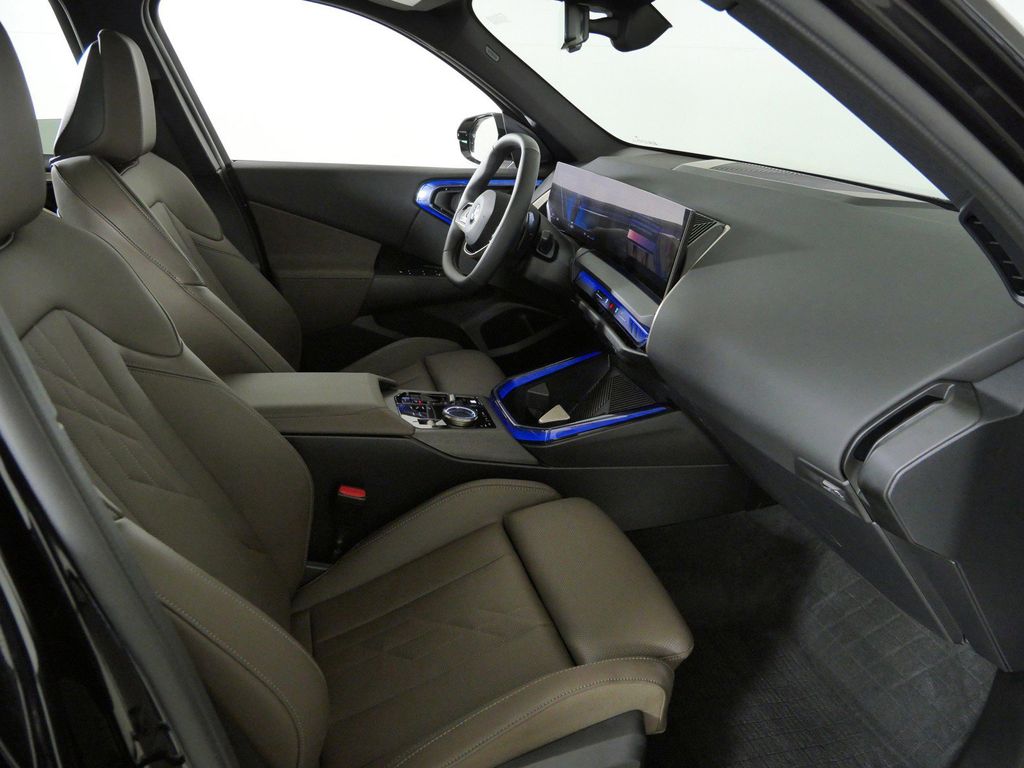 Thumbnail: 2025 BMW X3 - 9