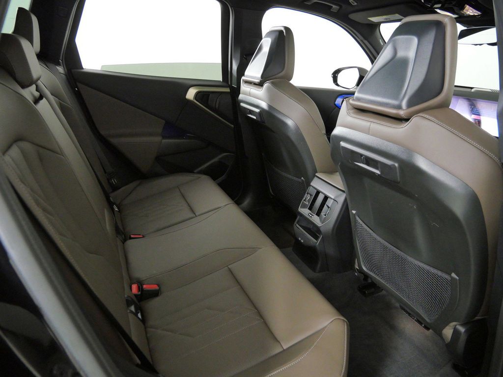 Thumbnail: 2025 BMW X3 - 11