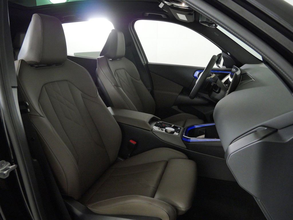 Thumbnail: 2025 BMW X3 - 10
