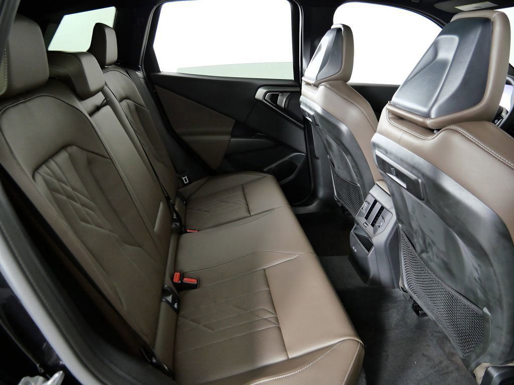Thumbnail: 2026 BMW X3 - 11