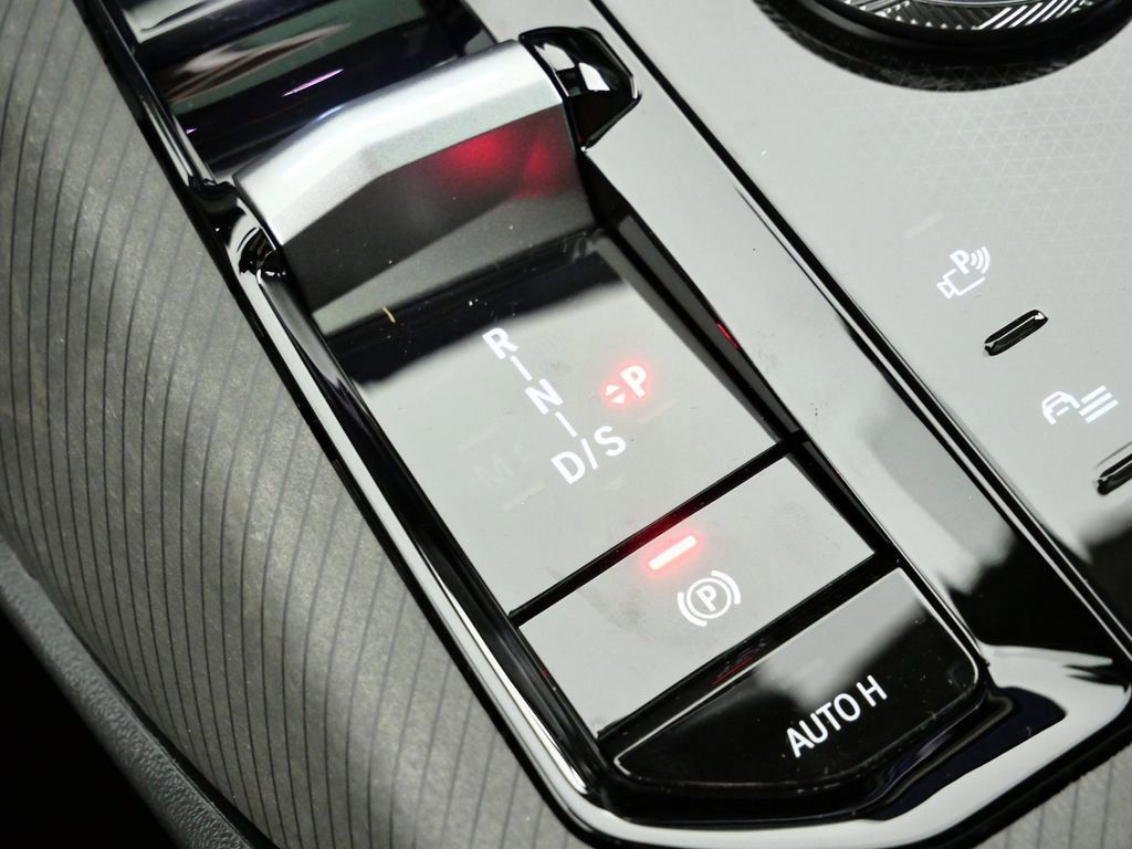 Thumbnail: 2026 BMW X3 - 13