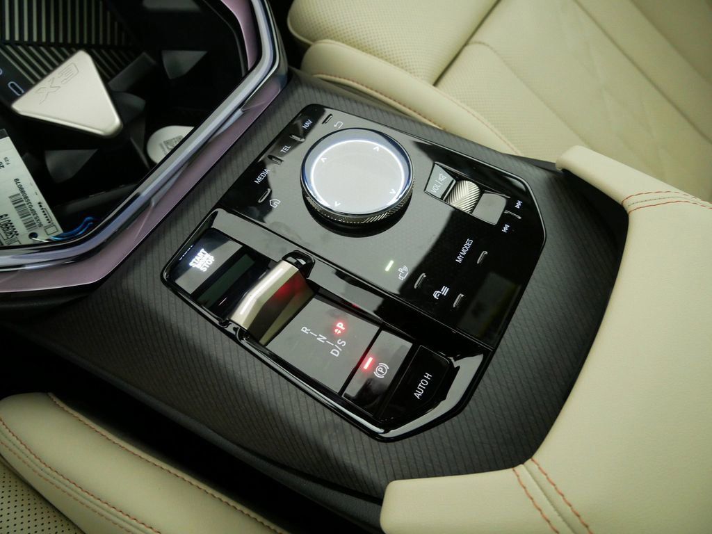 Thumbnail: 2025 BMW X3 - 13