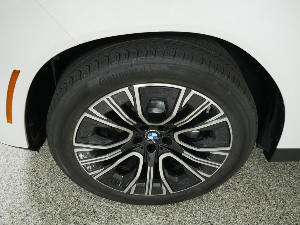 Thumbnail: 2025 BMW X3 - 8