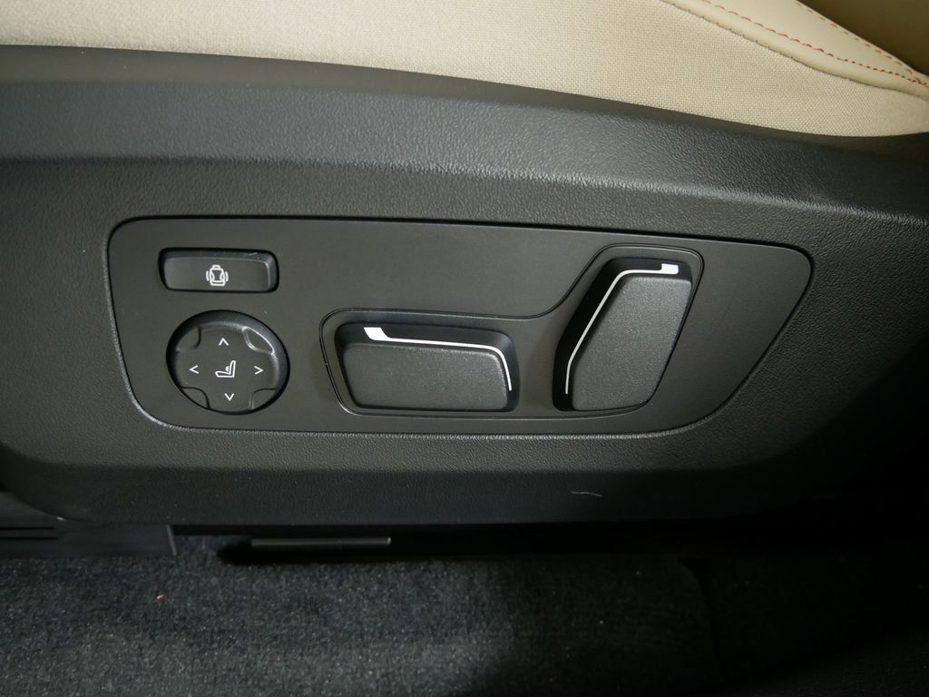 Thumbnail: 2025 BMW X3 - 38