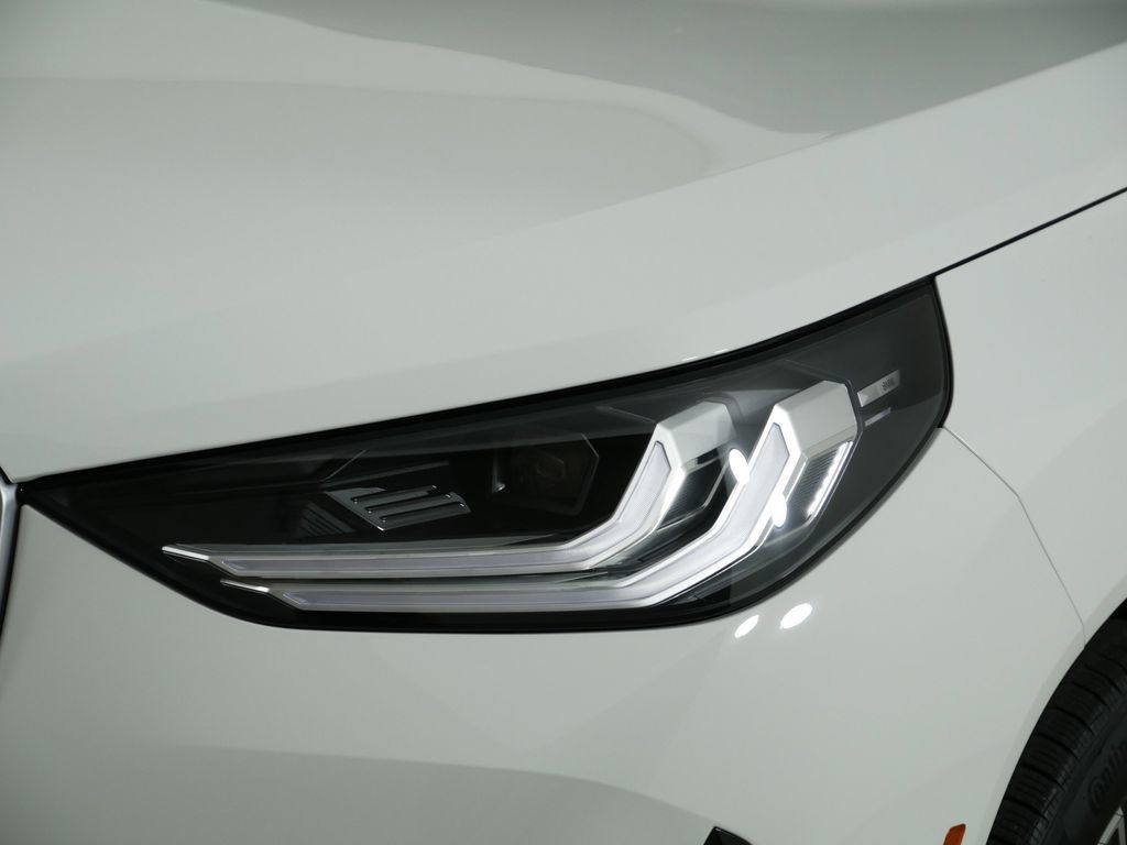 Thumbnail: 2025 BMW X3 - 26