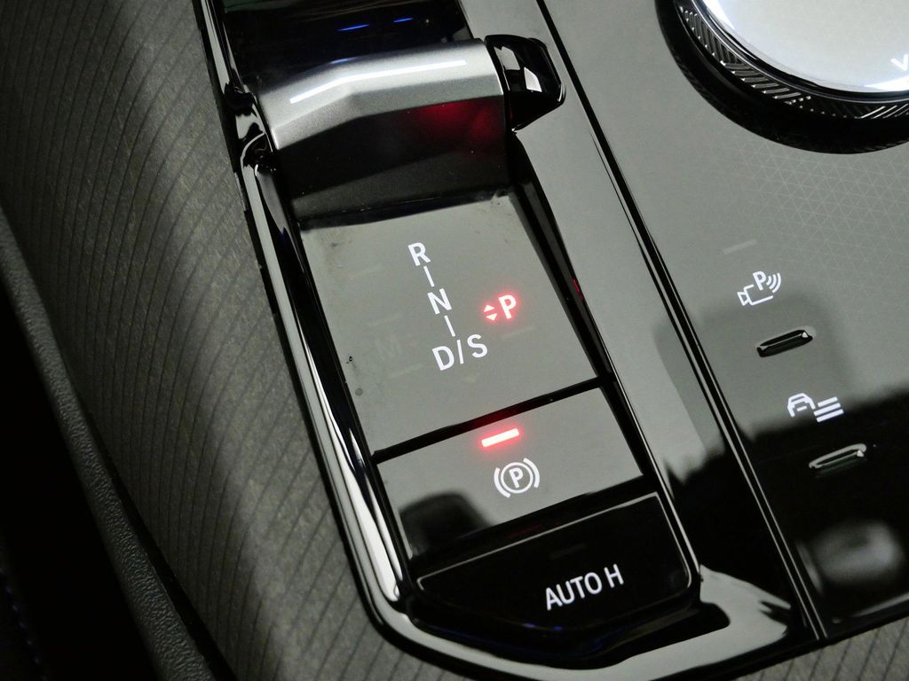 Thumbnail: 2026 BMW X3 - 13