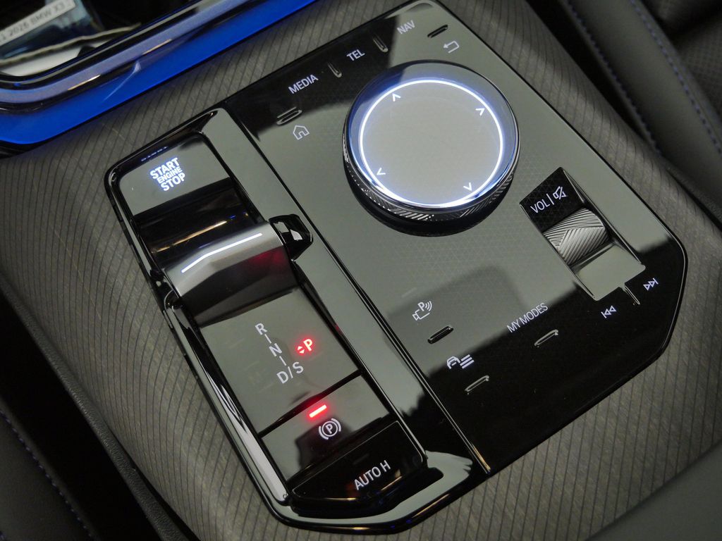 Thumbnail: 2026 BMW X3 - 13