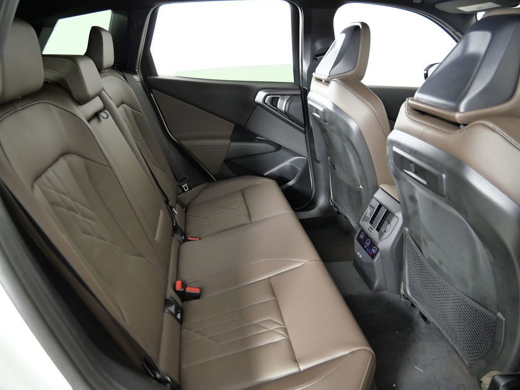 Thumbnail: 2026 BMW X3 - 11