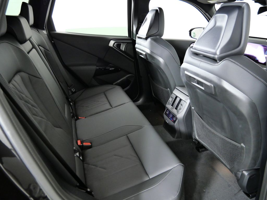 Thumbnail: 2026 BMW X3 - 11