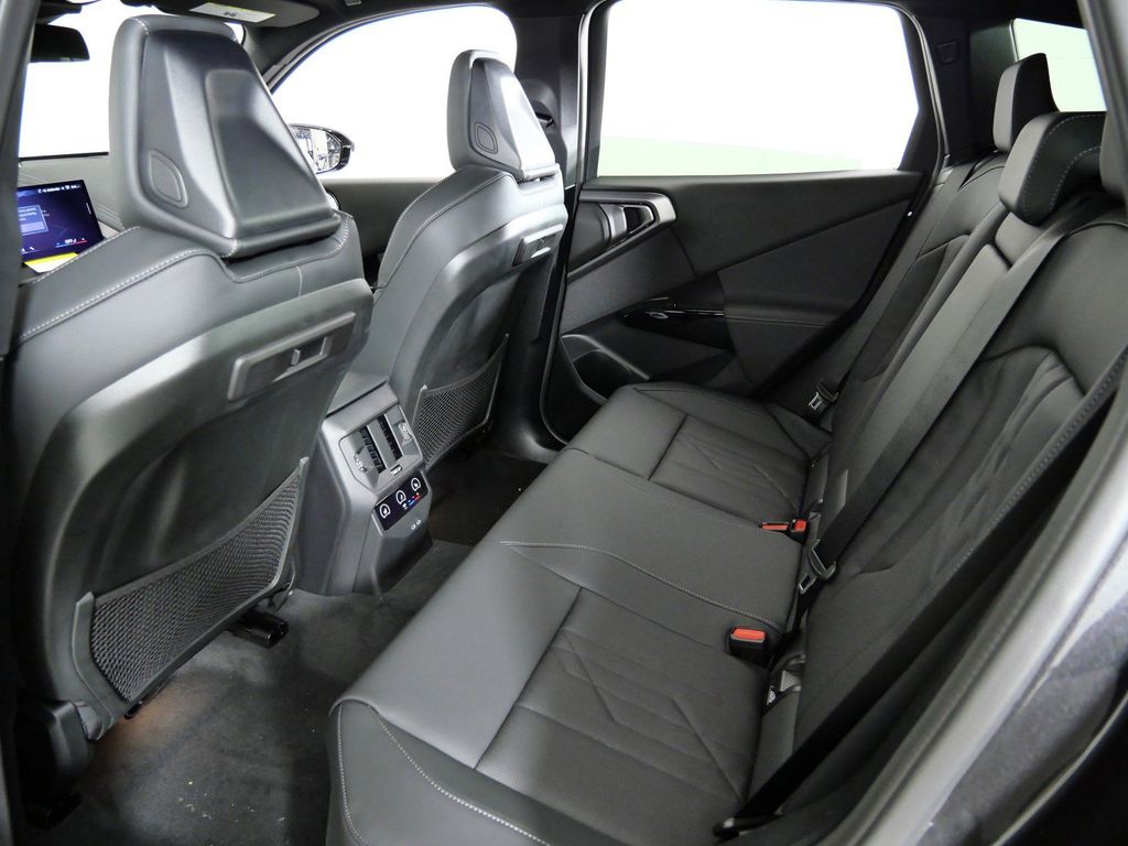 Thumbnail: 2026 BMW X3 - 33