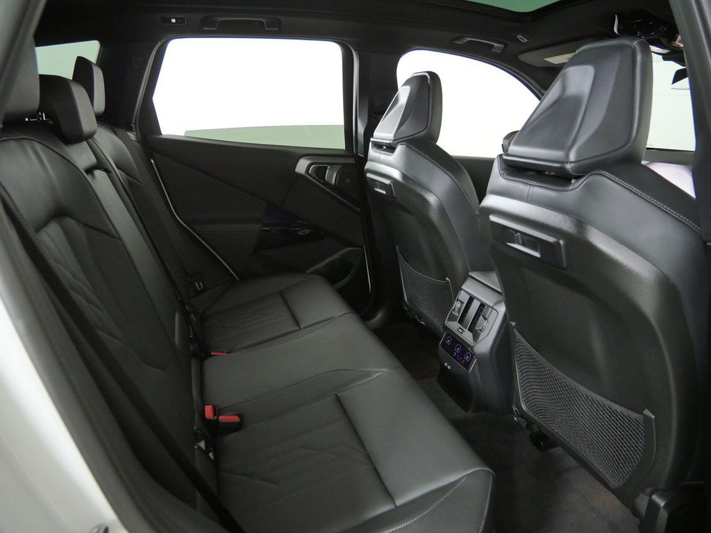 Thumbnail: 2026 BMW X3 - 11