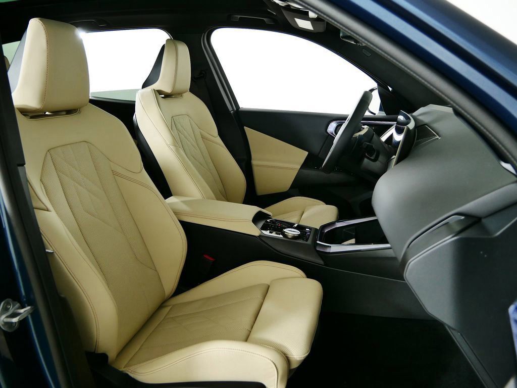 Thumbnail: 2025 BMW X3 - 10