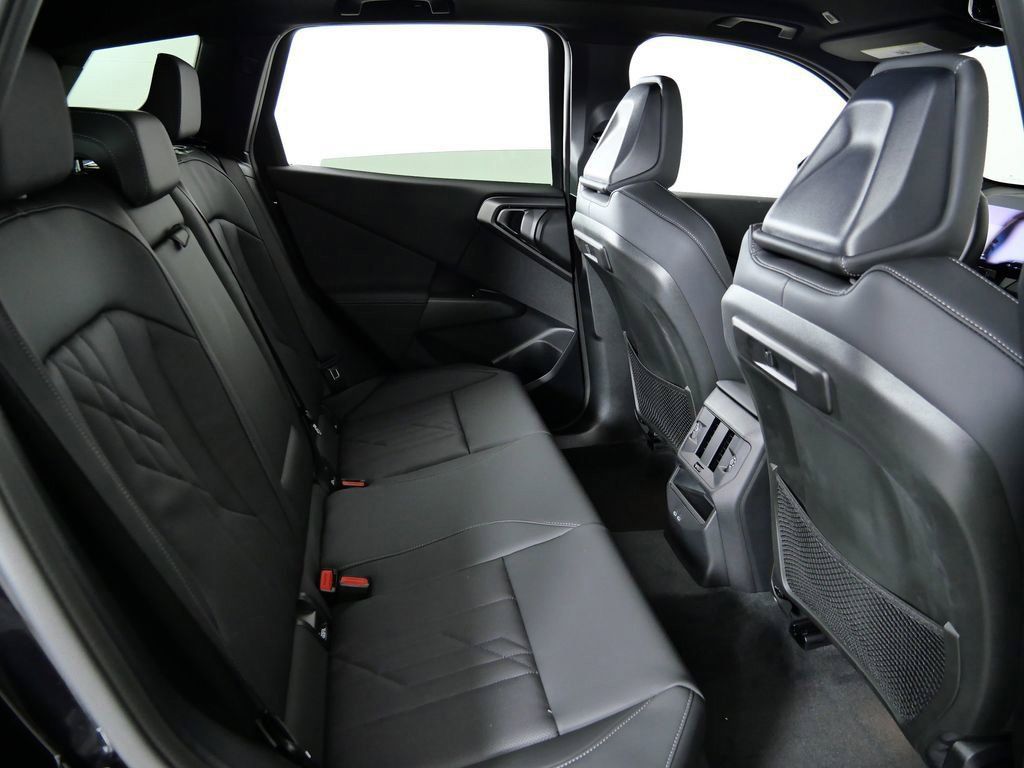 Thumbnail: 2026 BMW X3 - 11