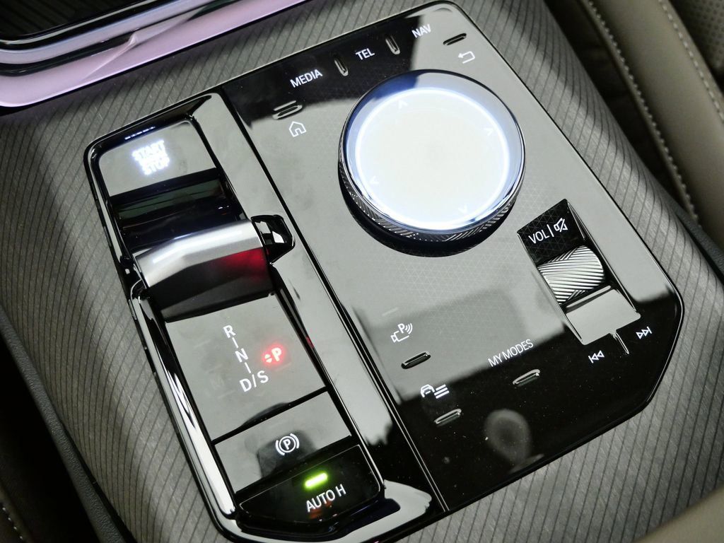 Thumbnail: 2026 BMW X3 - 13