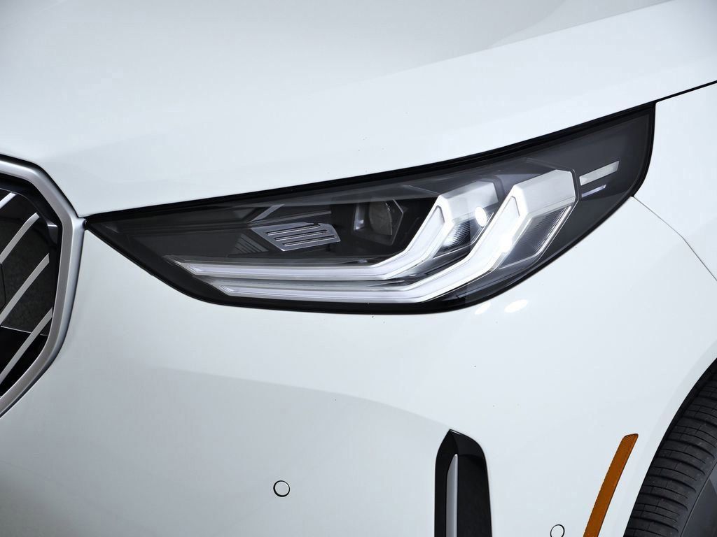 Thumbnail: 2026 BMW X3 - 16