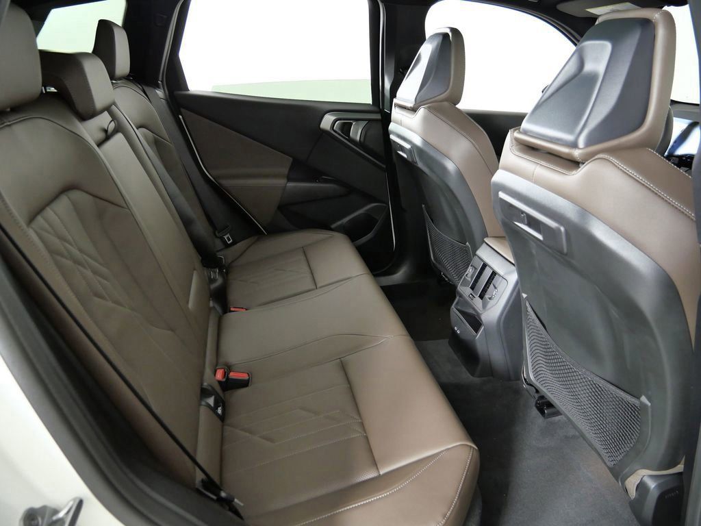 Thumbnail: 2026 BMW X3 - 11