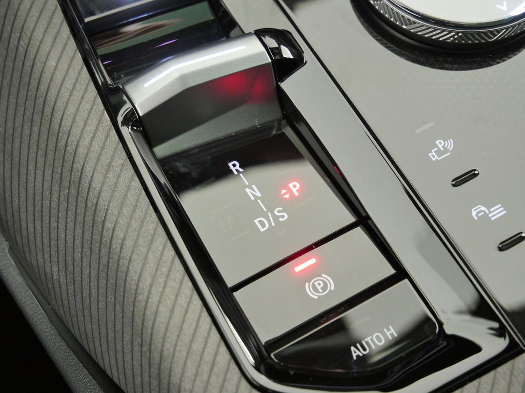 Thumbnail: 2026 BMW X3 - 13